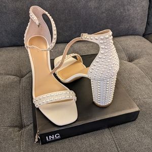Pearl Studded Sandals 11w